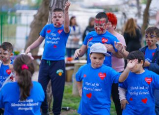 (foto&video) Târgul Caritabil de Decorațiuni, organizat de Asociația Sâmbăta Albastră la Grădina Culturală Callatis