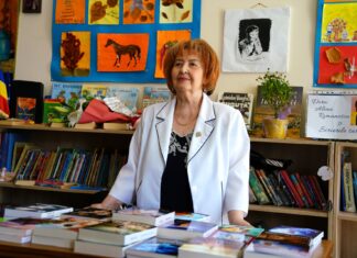 (video) Romanciera Dora Alina Romanescu a donat Bibliotecii Municipale Mangalia 17 volume din ediția sa de colecție