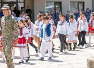 De Ziua Înălțării, elevii și cadrele didactice ai Școlii Gimnaziale Nr. 1 Mangalia au cinstit memoria eroilor neamului