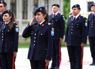 Elevii de clasa a VIII-a care își doresc o carieră în Armata Română se pot înscrie în învățământul liceal militar