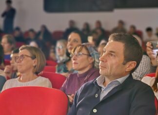 Primarul Cristian Radu invită cetățenii la ședința extraordinară a Consiliului Local Mangalia: „Trebuie să înțeleagă inclusiv anumiți consilieri locali că investițiile în infrastructură sau sprijinirea vârstnicilor și elevilor sunt niște nevoi reale ale comunității”