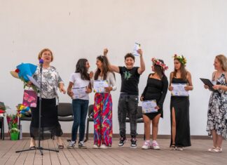 (video) Festivitate de premiere pentru elevii Școlii Gimnaziale Nr. 1 Mangalia, la Grădina de Vară „Farul”