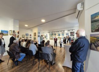 (foto) Expoziția de pictură „METAMORFOZE” – un omagiu adus Mării Negre, la Galeria de Artă Mangalia