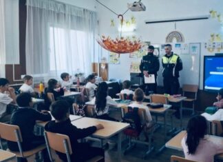 Acțiune preventivă a polițiștilor rutieri la Școala Gimnazială Nr. 1 Mangalia