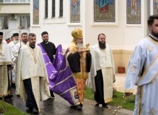 (video) Procesiunea cu Sfintele Moaște și Slujba Vecerniei, oficiate de IPS Teodosie, la Parohia „Sfântul Mare Mucenic Gheorghe” din Mangalia