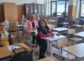 Schimb de roluri la Liceul „Callatis” Mangalia: elevii predau tehnologie profesorilor