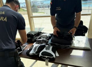 (video) Parfumuri și articole vestimentare contrafăcute, depistate de polițiștii de frontieră din Mangalia