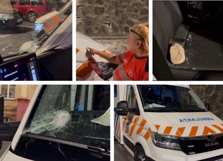 Ambulanta atacata cu topoare