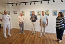 (video) Vernisajul expoziției „Sclipiri de statornicie”: Niculae Găgeanu, „pictorul farurilor”, a deschis seria evenimentelor dedicate Zilei Marinei la Mangalia